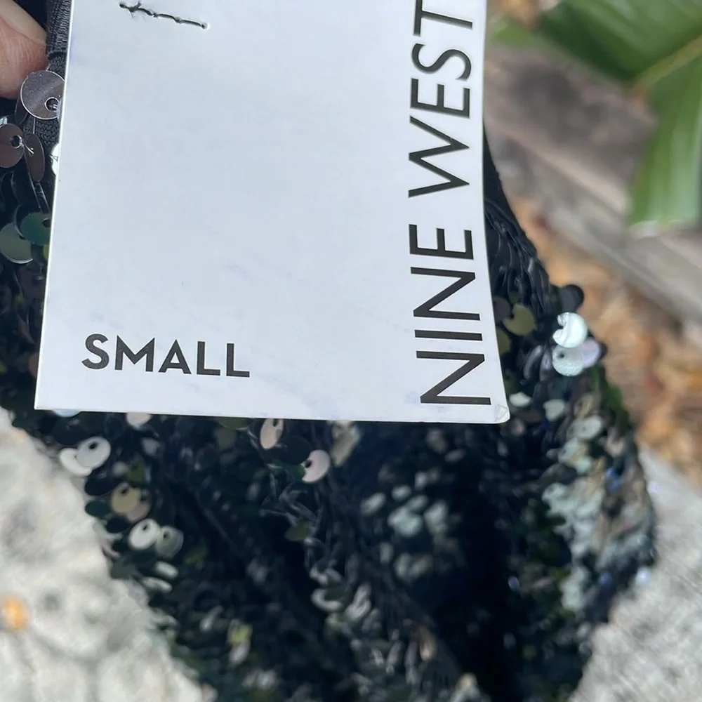 Nine West skirt has